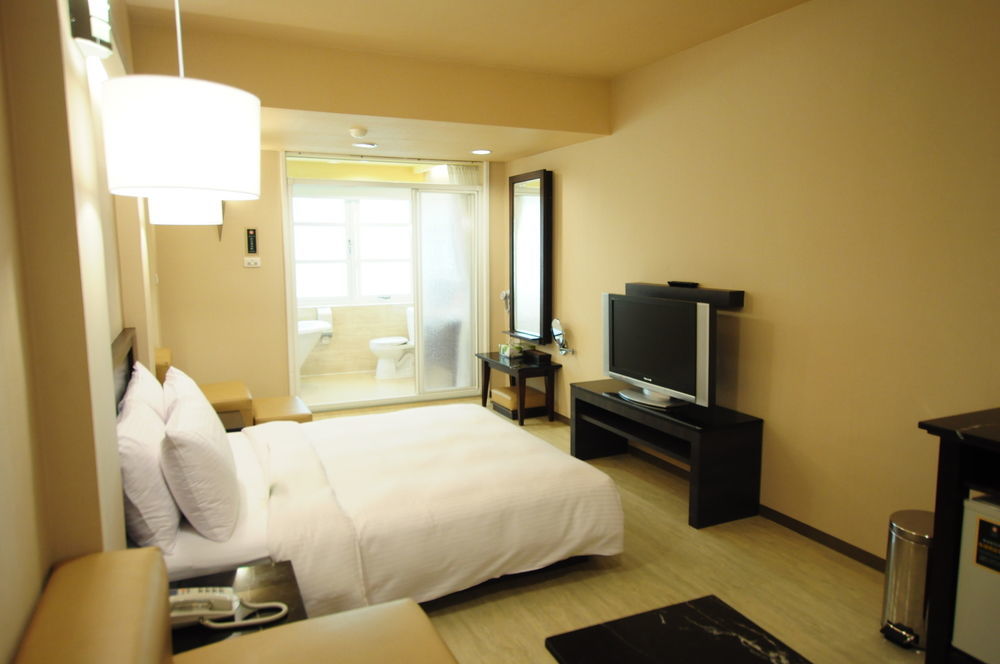 Kindness Hotel Shinkuchan Гаосюн Екстер'єр фото