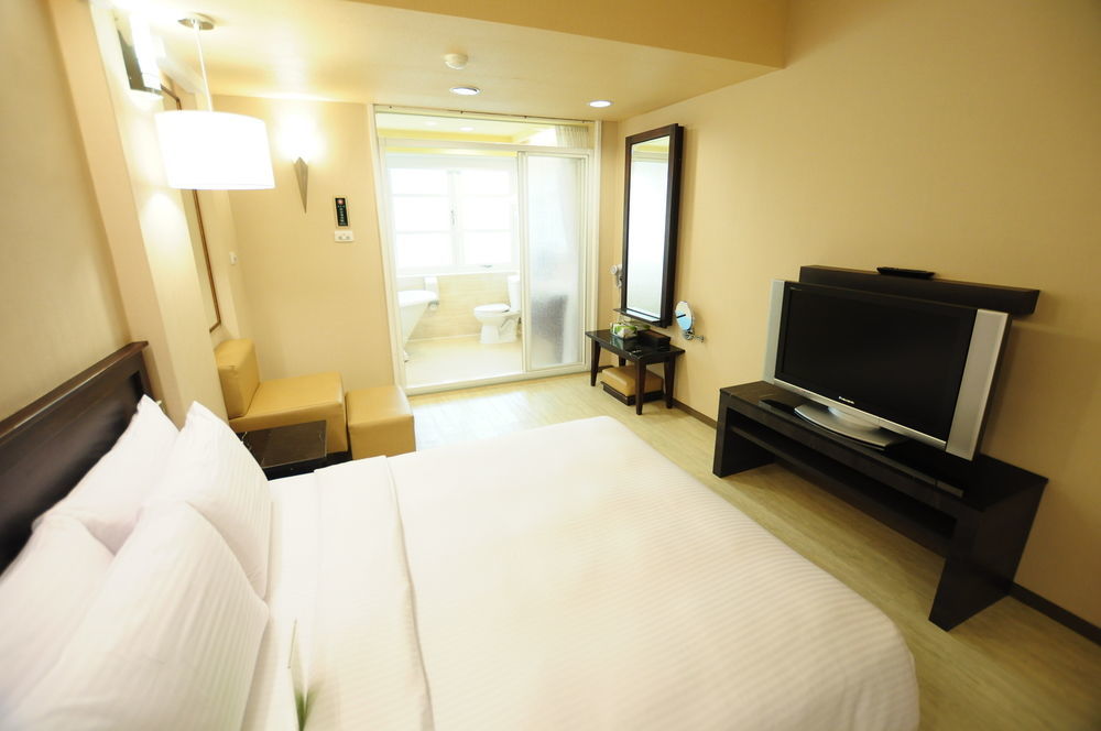 Kindness Hotel Shinkuchan Гаосюн Екстер'єр фото