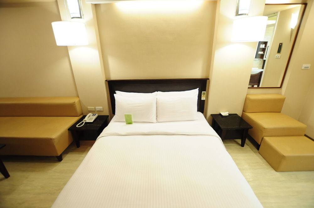 Kindness Hotel Shinkuchan Гаосюн Екстер'єр фото