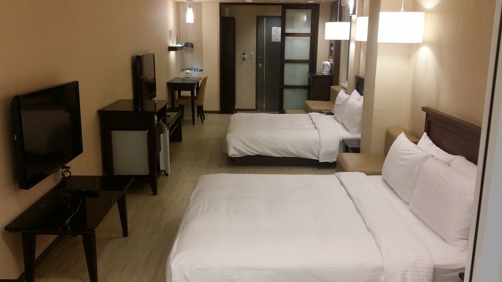 Kindness Hotel Shinkuchan Гаосюн Екстер'єр фото